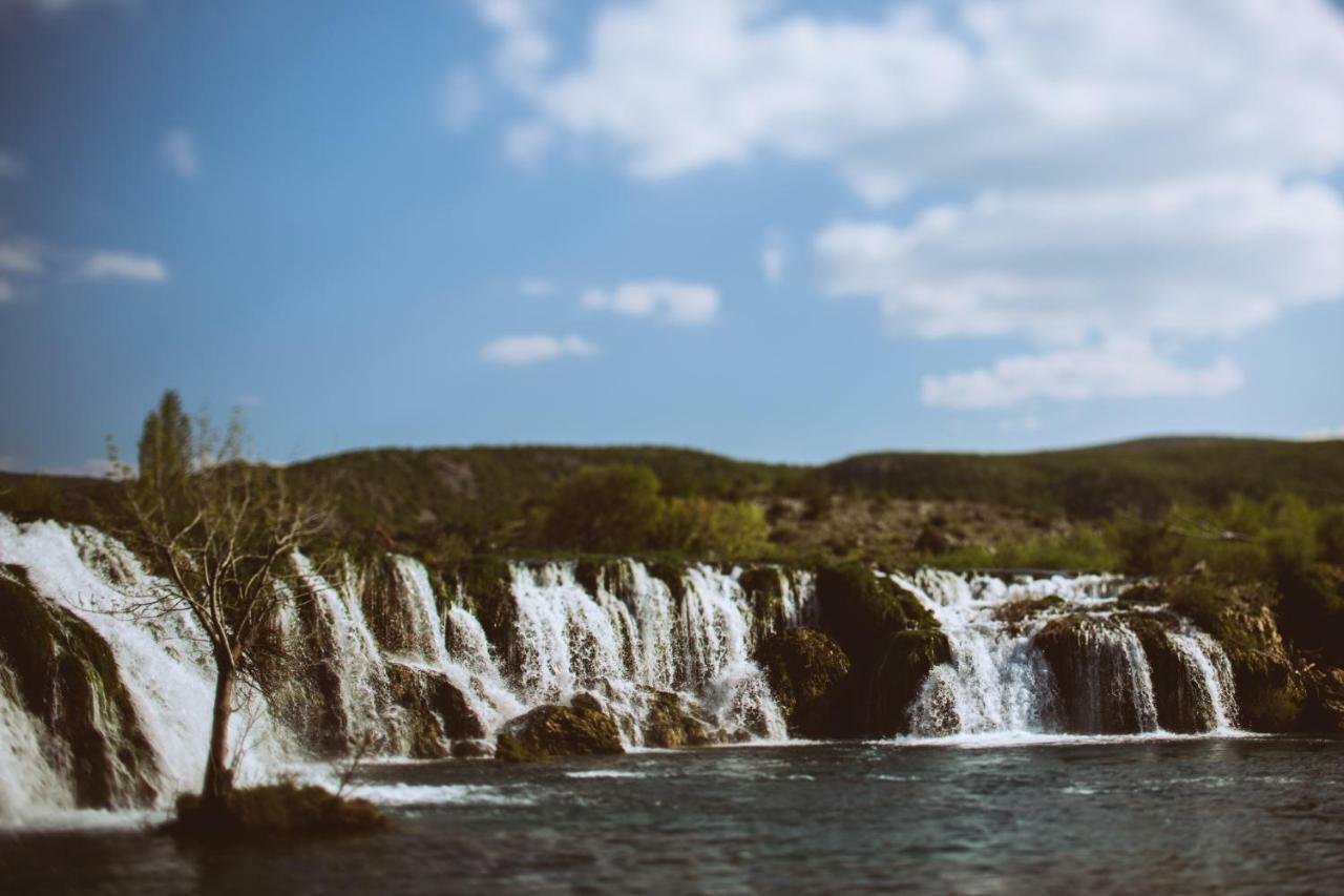 River Huts Zrmanja Obrovac Dış mekan fotoğraf
